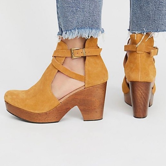 Free People Shoes - 🦋🌺FREE PEOPLE clogs🌺🦋